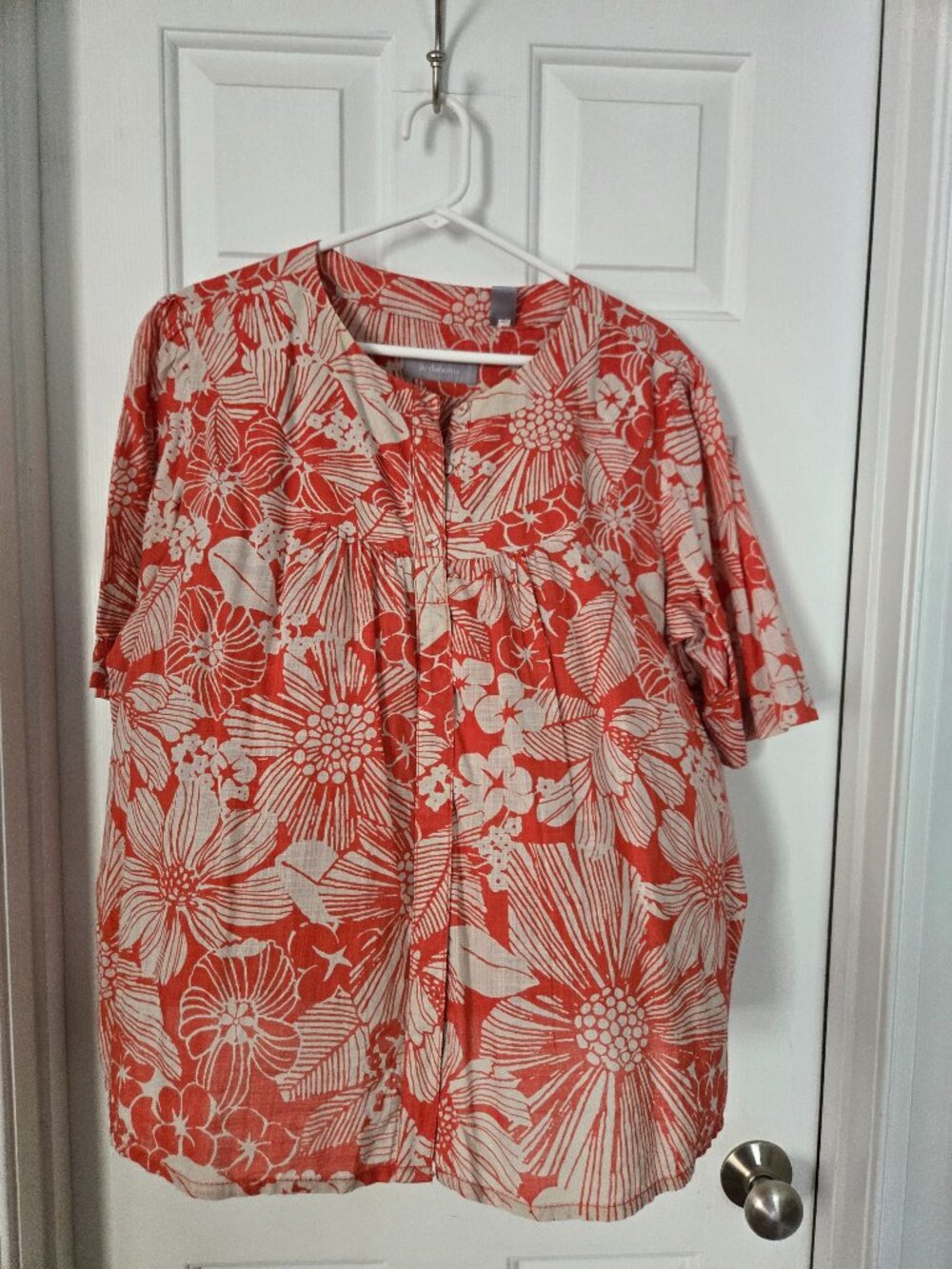 WOMAN'S COTTON BLOUSE LIZ CLAIBORNE FLORAL DESIGN SIZE LARGE